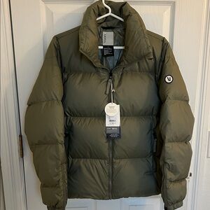 Vuori Hillside Down Jacket
